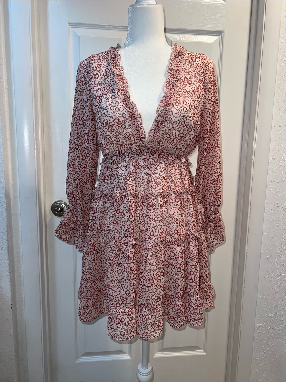 Women’s Pink Floral Tiered V-Neck Dress size small